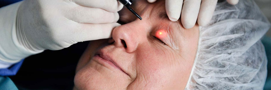 Laserbehandlung für sicht- und fühlbare Hautverjüngung.